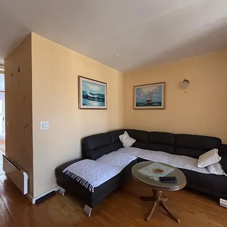 Center Dobri Apartamento